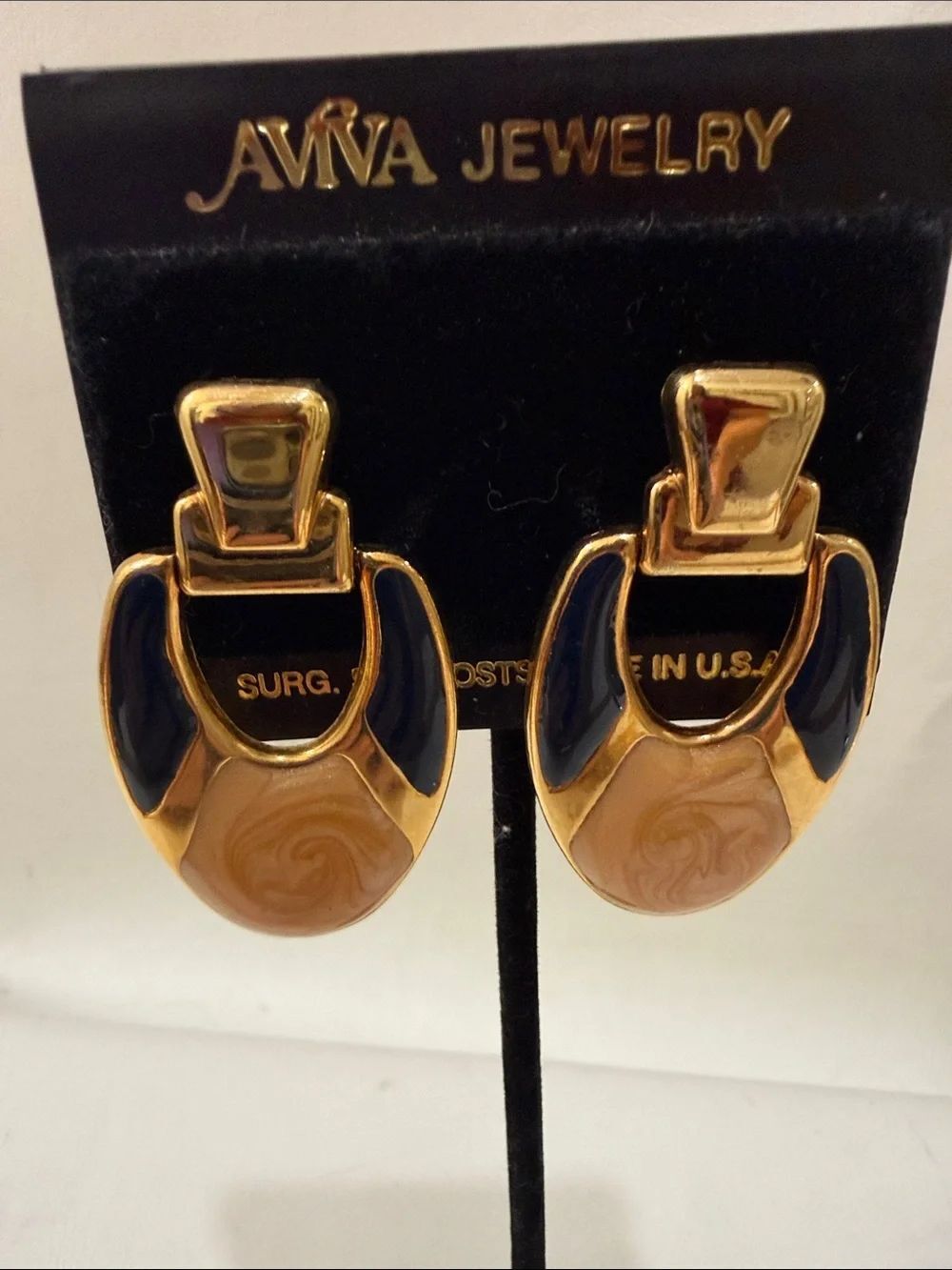 AVIVA Gold-Tone Navy Beige Enameled Metal Drop Pierced 2 Inch Earrings 1980’s